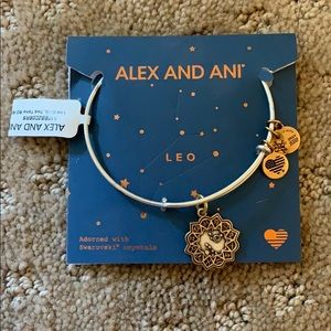 Alex and Ani Zodiac « Leo » bracelet